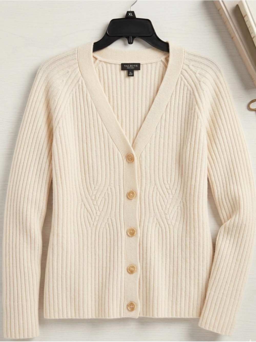 Talbots size L  Cream Ribbed V-Neck Button Cardigan sweater 100% merino wool